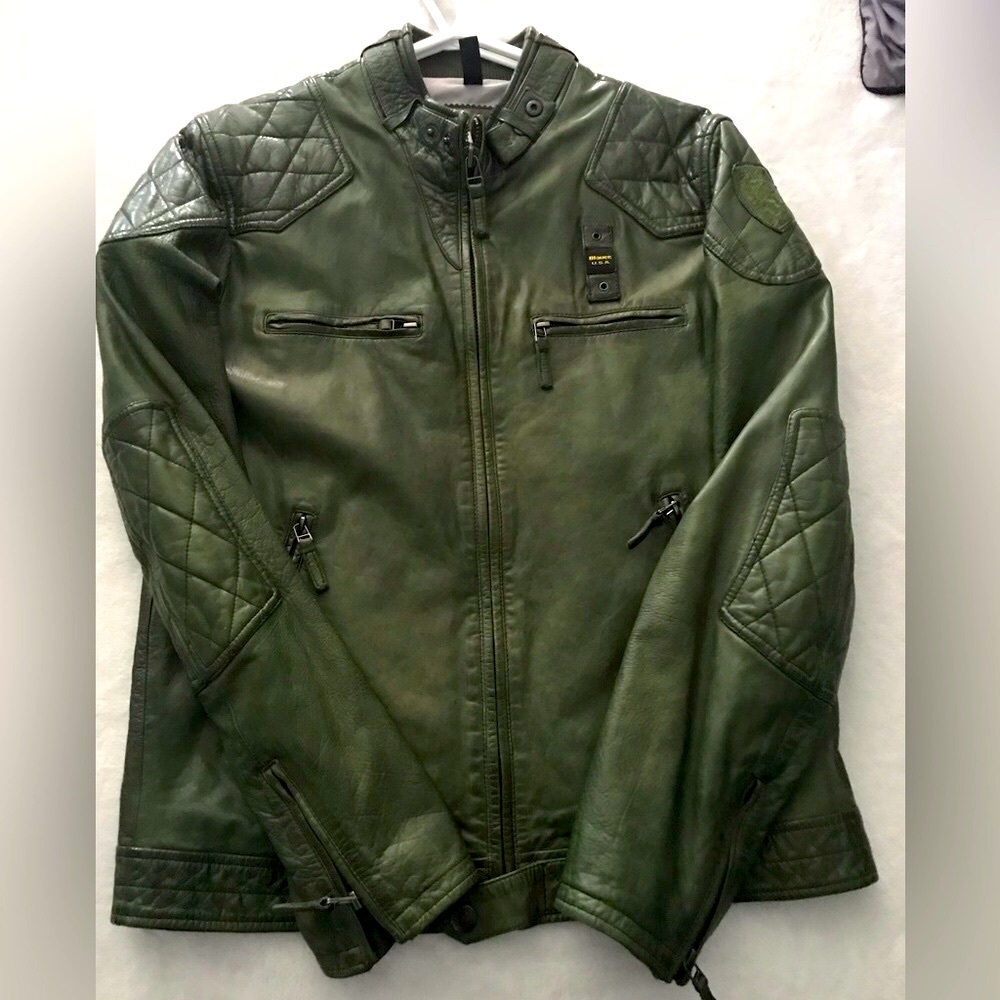 Blauer luxurious café racer leather jacket.